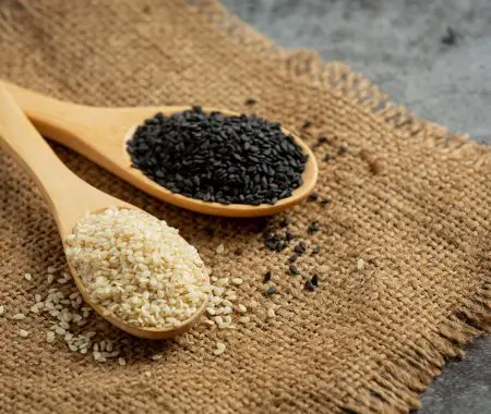 black and white sesame seeds