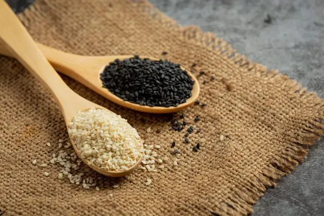 black and white sesame seeds